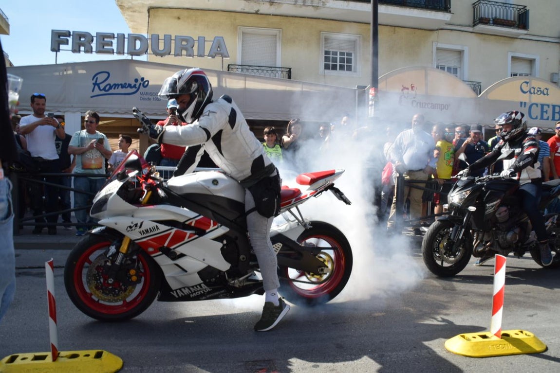 Imágenes: Los moteros toman El Puerto en un sábado radiante