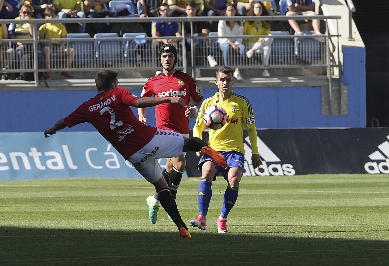 El Cádiz CF-Nàstic, en imágenes