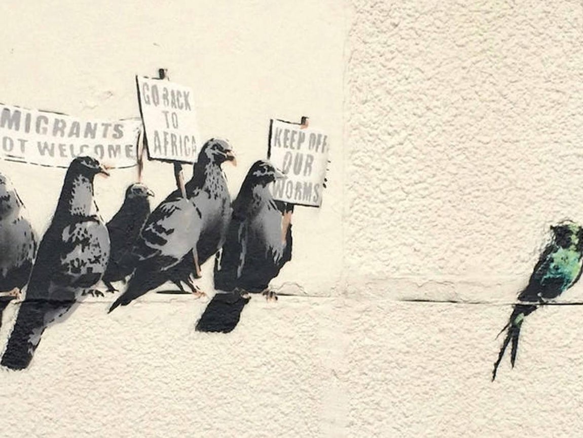 Racismo entre animales. Este mural apareció en la ciudad costera de Clacton, en el este de Reino Unido. Pero acabó siendo borrado por considerarlo «racista»