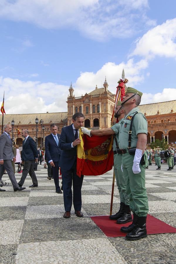 La jura de bandera en la Plaza de España, en imágenes