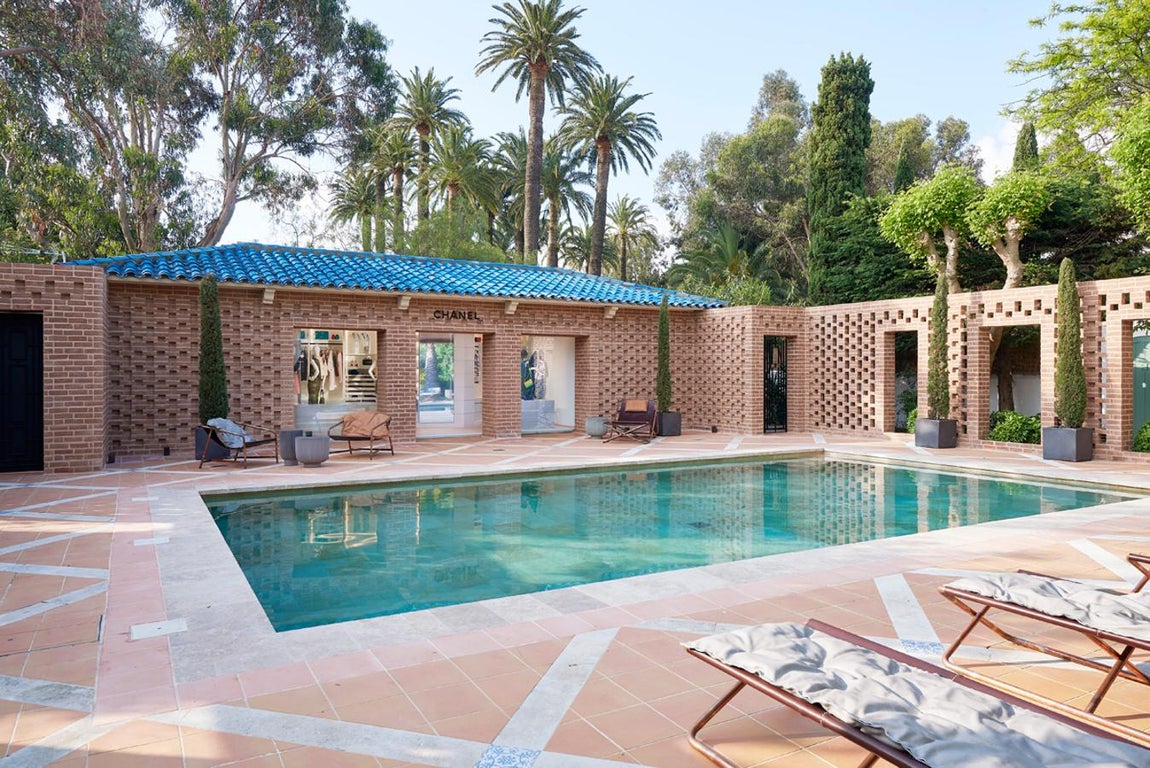 Vista exterior de la tienda efímera