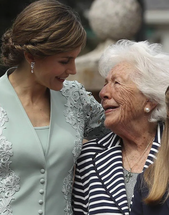 Doña Letizia, junto a su abuela