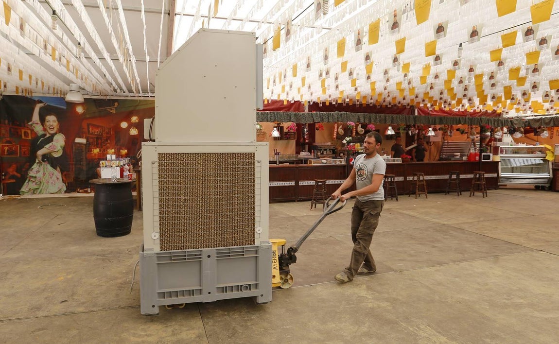 Los últimos preparativos de la Feria de Córdoba 2017, en imágenes