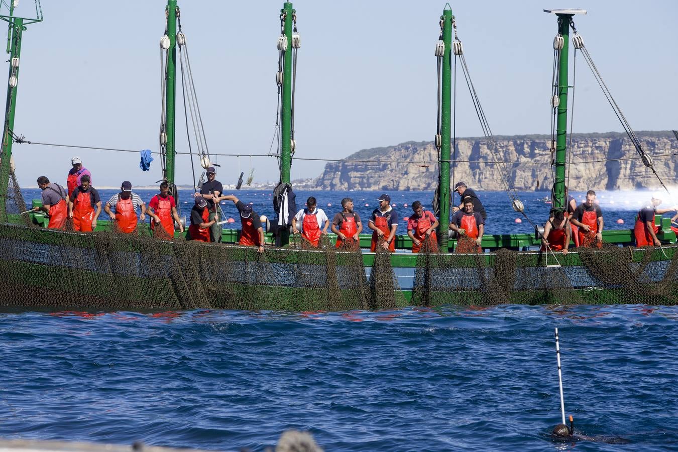 FOTOS: Espectacular levantá en la almadraba de Barbate