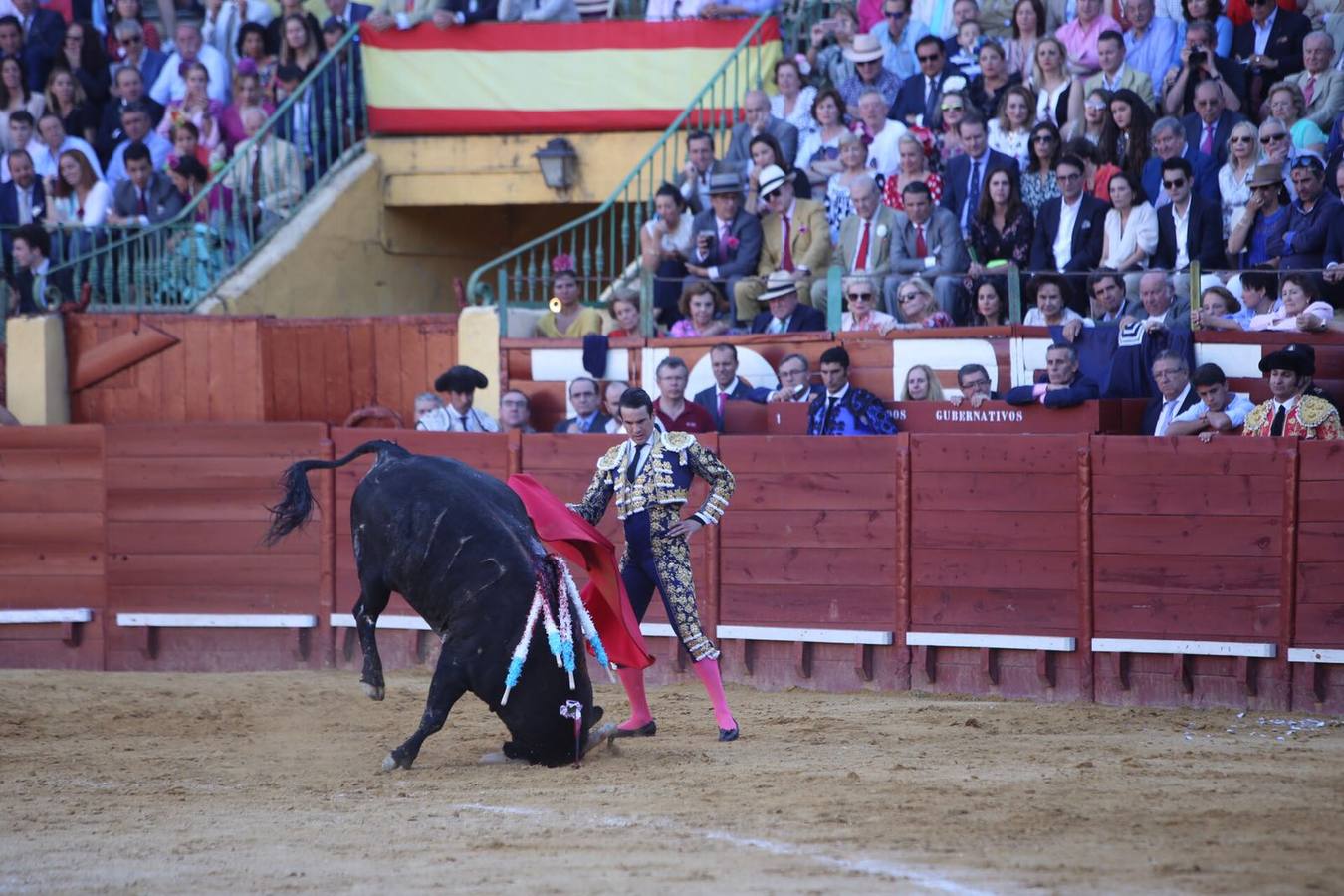 La terna de Manzanares, Padilla y Morante sale a hombros en la Feria