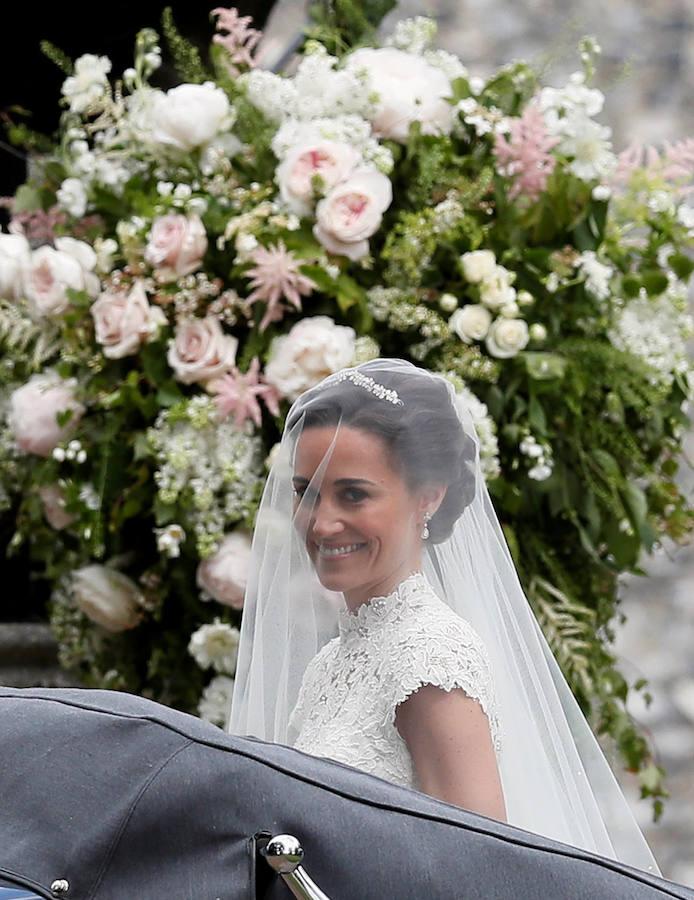 Pippa Middleton muy sonriente. 