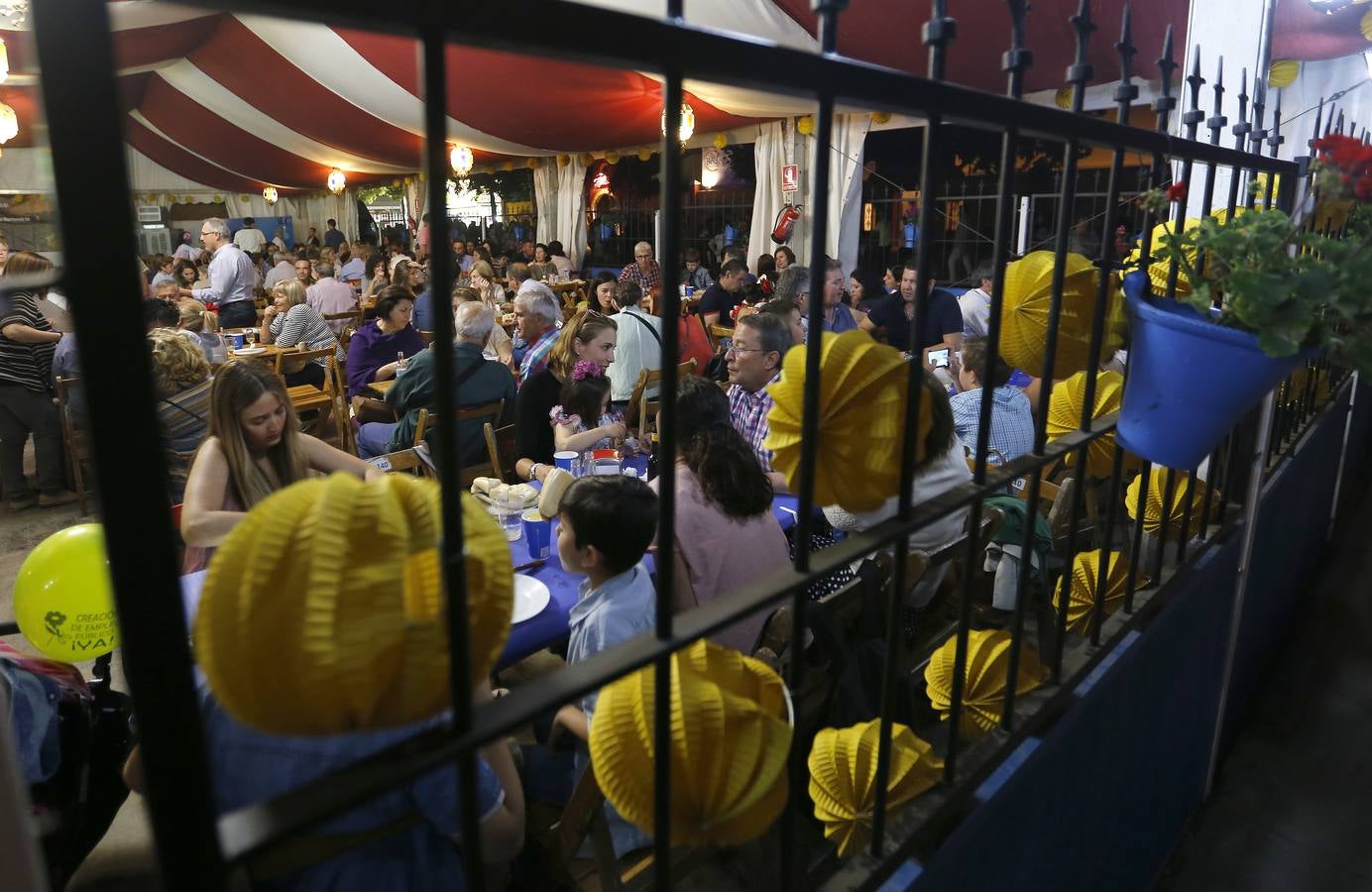 El alumbrado y la primera noche de Feria, en imágenes