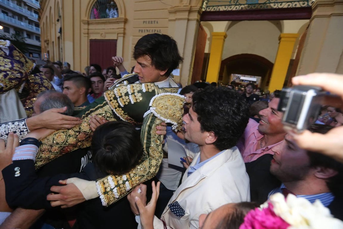 Talavante y Roca Rey salen a hombros en el broche taurino de la Feria de Jerez
