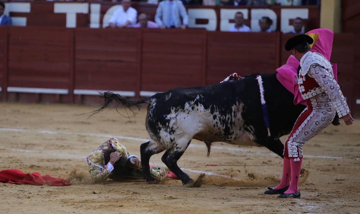 Talavante y Roca Rey salen a hombros en el broche taurino de la Feria de Jerez