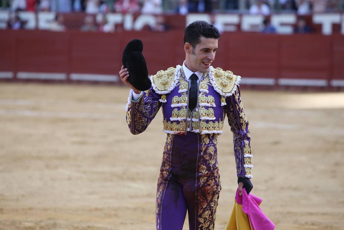 Talavante y Roca Rey salen a hombros en el broche taurino de la Feria de Jerez