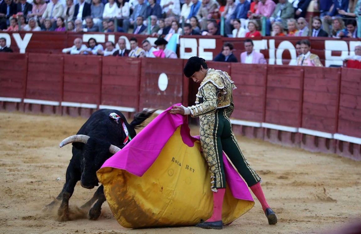 Talavante y Roca Rey salen a hombros en el broche taurino de la Feria de Jerez
