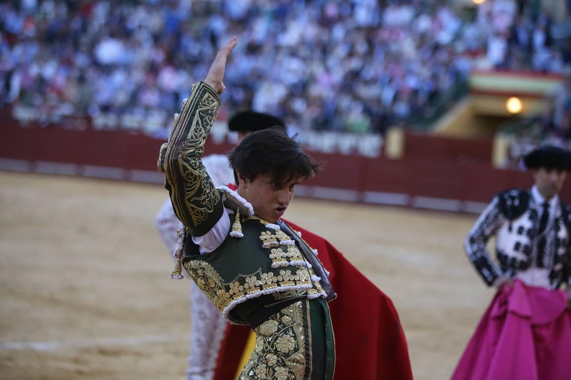 Talavante y Roca Rey salen a hombros en el broche taurino de la Feria de Jerez
