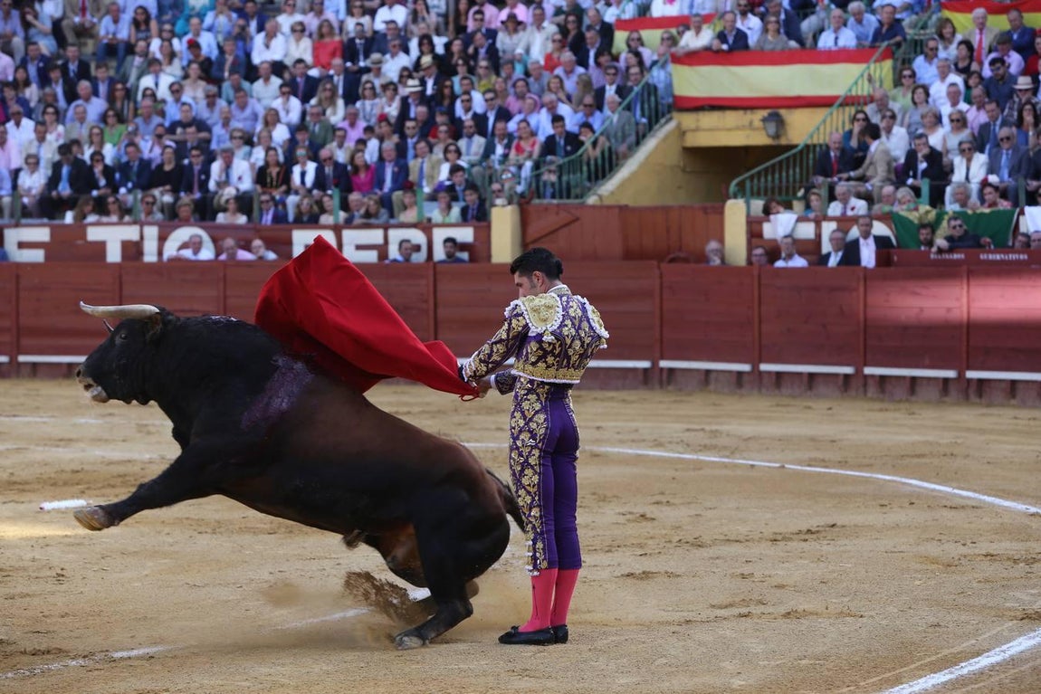 Talavante y Roca Rey salen a hombros en el broche taurino de la Feria de Jerez