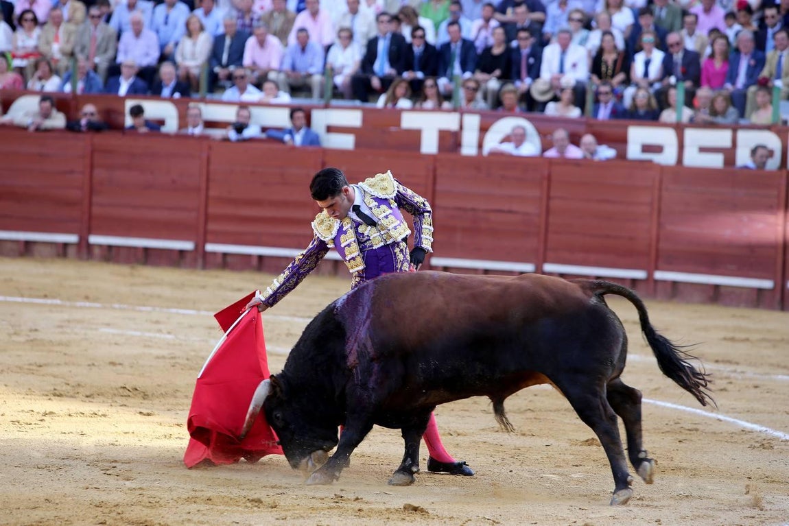 Talavante y Roca Rey salen a hombros en el broche taurino de la Feria de Jerez