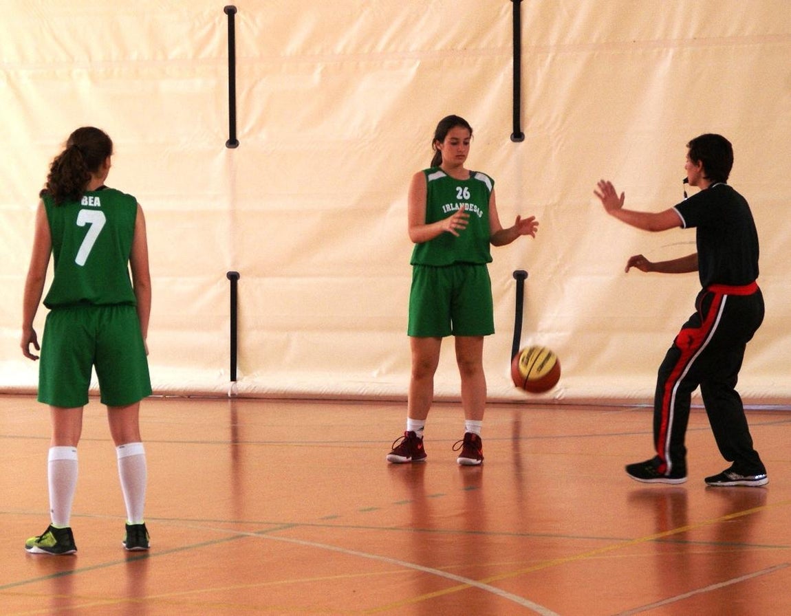 En imágenes: Los dos últimos partidos de la liga de baloncesto; Mater vs BVM Irlandesas y Calasancio vs Nuestra Señora de las Maravillas