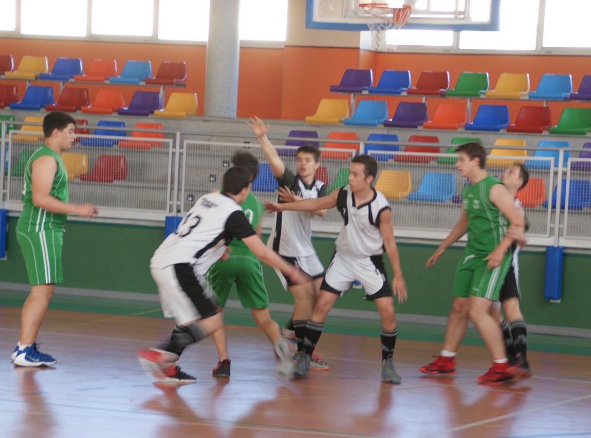 En imágenes: Los dos últimos partidos de la liga de baloncesto; Claret A vs El Prado y Safa vs Santa María del Yermo