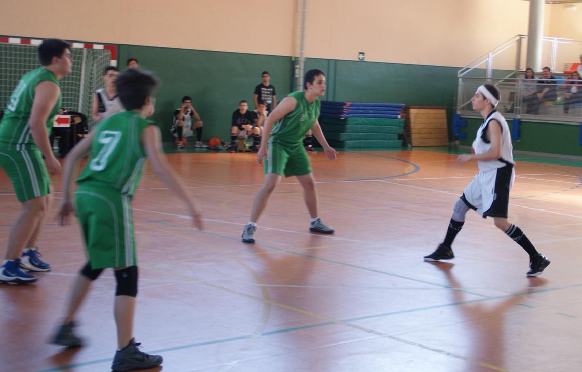 En imágenes: Los dos últimos partidos de la liga de baloncesto; Claret A vs El Prado y Safa vs Santa María del Yermo