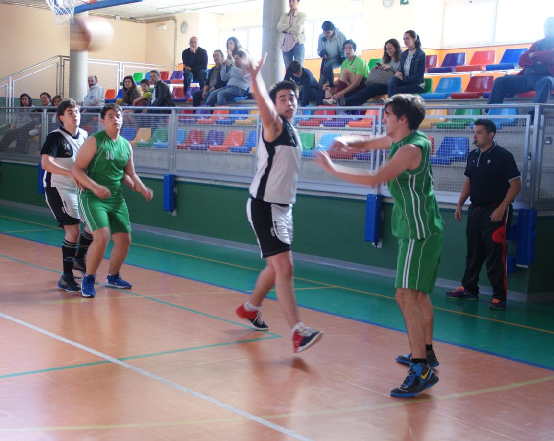 En imágenes: Los dos últimos partidos de la liga de baloncesto; Claret A vs El Prado y Safa vs Santa María del Yermo