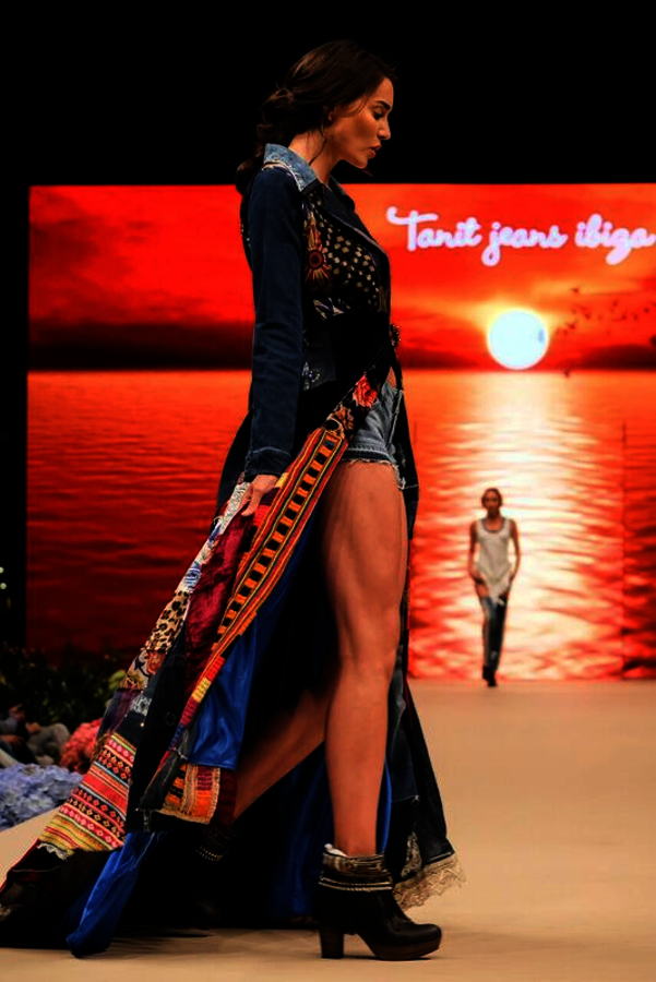 Abrigo de Tanit Jeans Ibiza. 