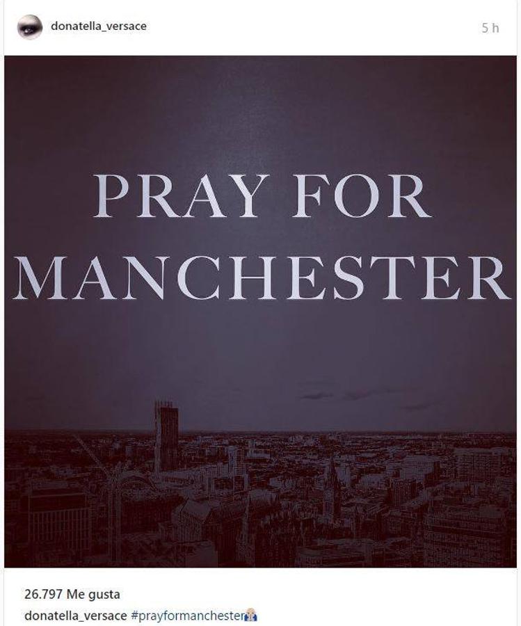 Donatella Versace, diseñadora. «Rezad por Manchester»