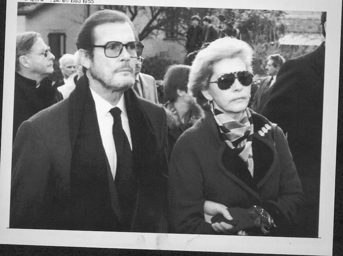 Embajador de UNICEF. Moore fue una de las primeras estrellas en prestar su imagen a la beneficencia como embajador de la organización UNICEF.