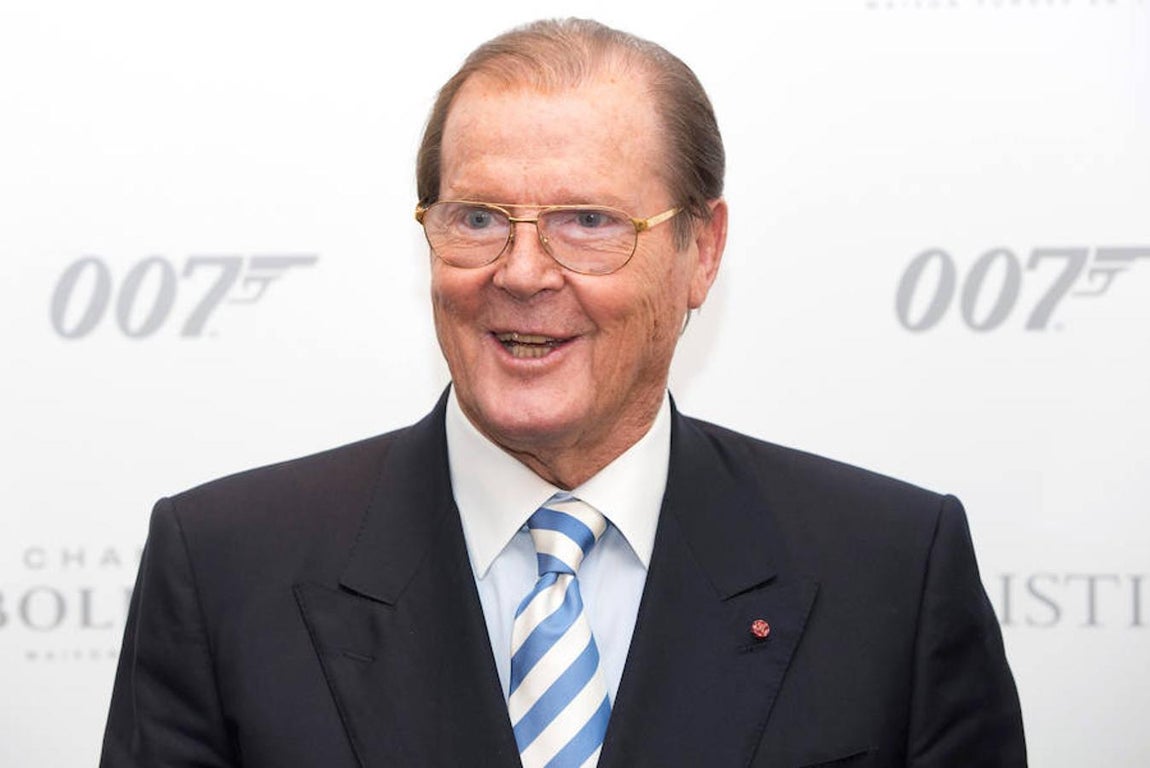 50 años con James Bond. Roger Moore acude a un homenaje por los 50 años de películas del espía británico 007.