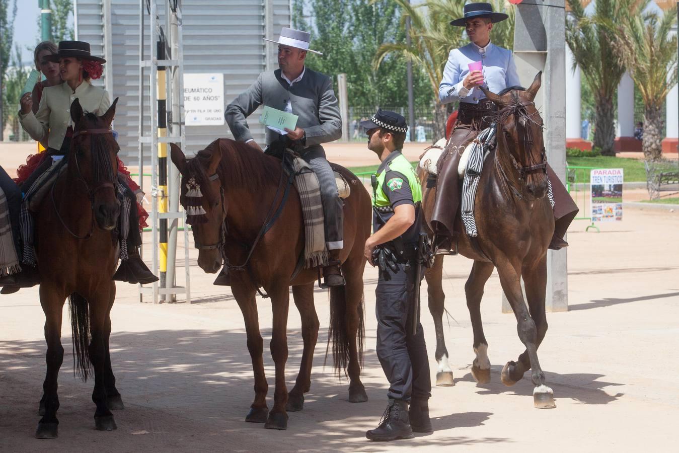 El ambiente del martes en la Feria de Córdoba, en imágenes