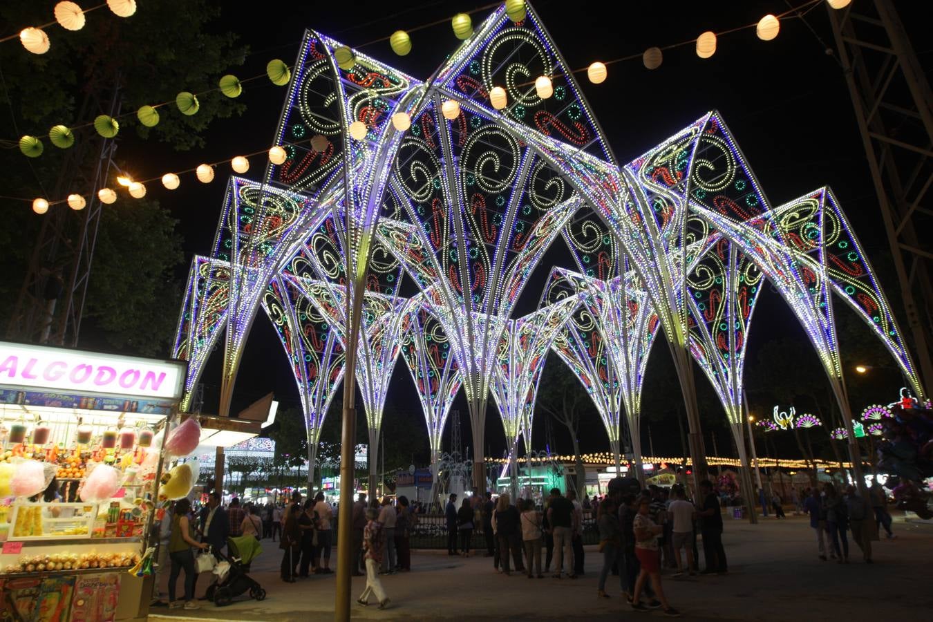 Los portuenses disfrutan de su primer día de Feria