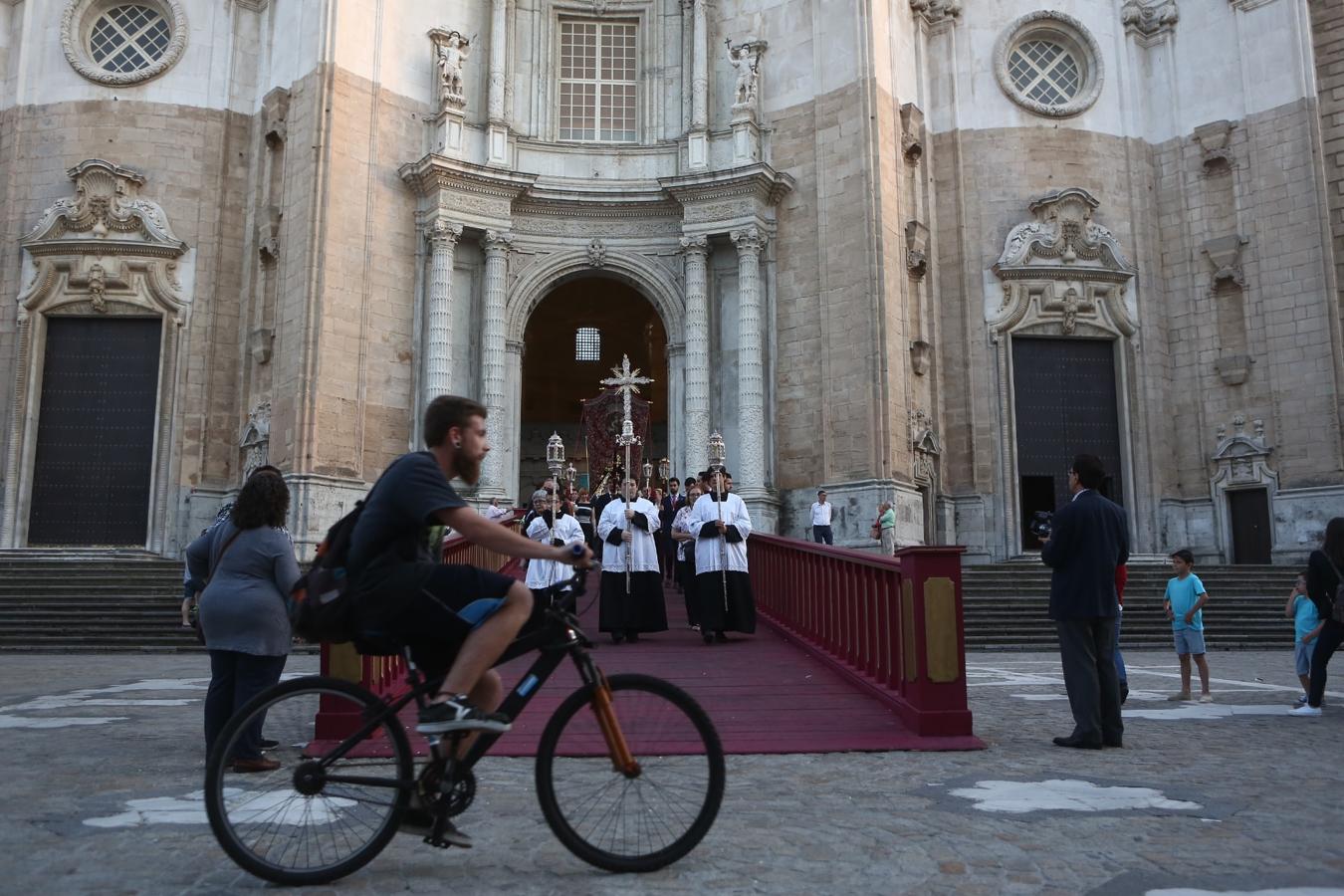 FOTOS: Las imágenes del Rosario de la Patrona