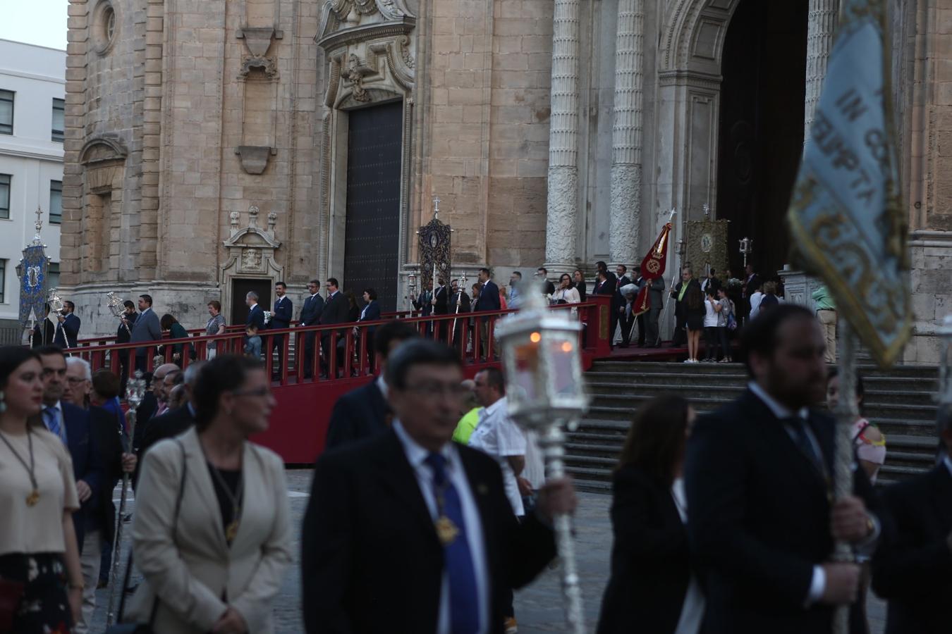 FOTOS: Las imágenes del Rosario de la Patrona