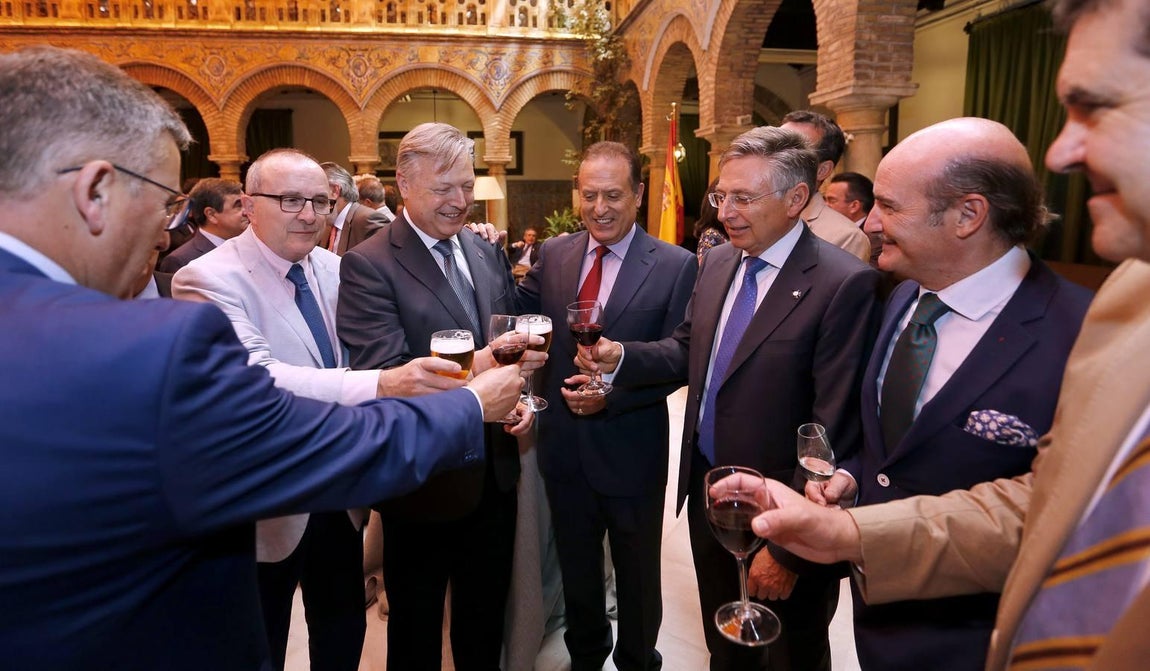 La despedida al coronel Fuentes de la Guardia Civil de Córdoba, en imágenes