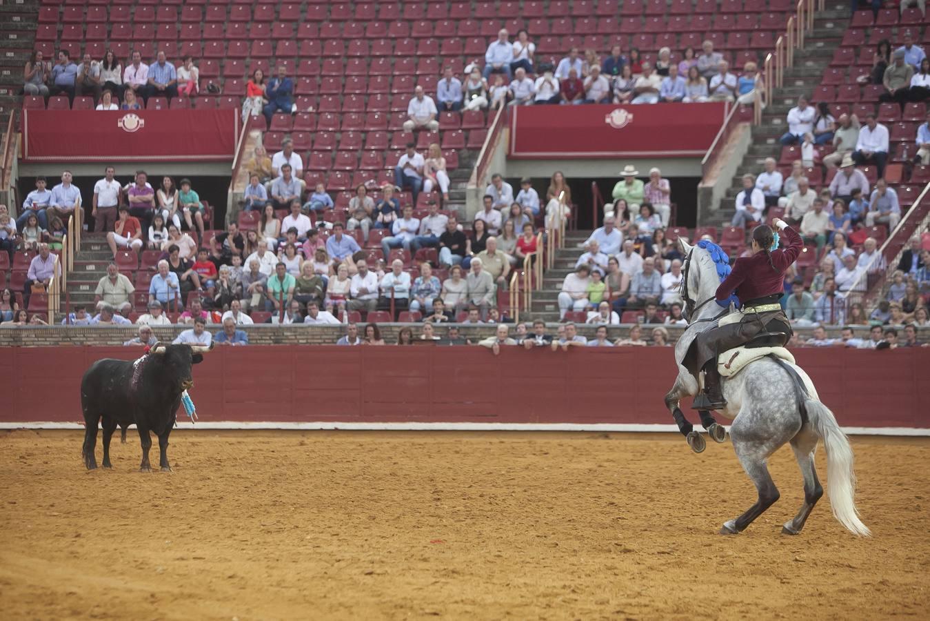 La corrida de rejones que cerró la feria taurina, en imágenes