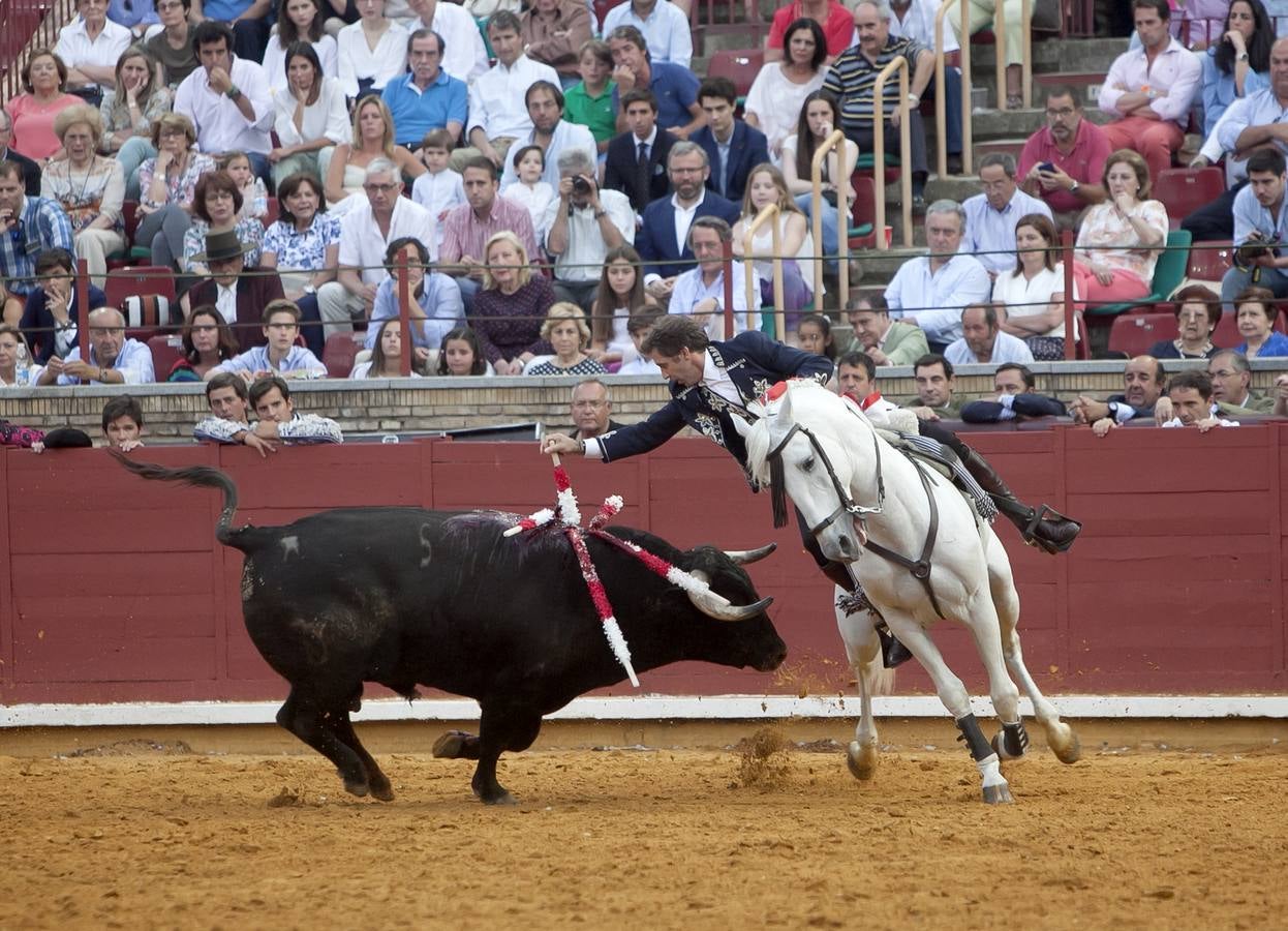 La corrida de rejones que cerró la feria taurina, en imágenes