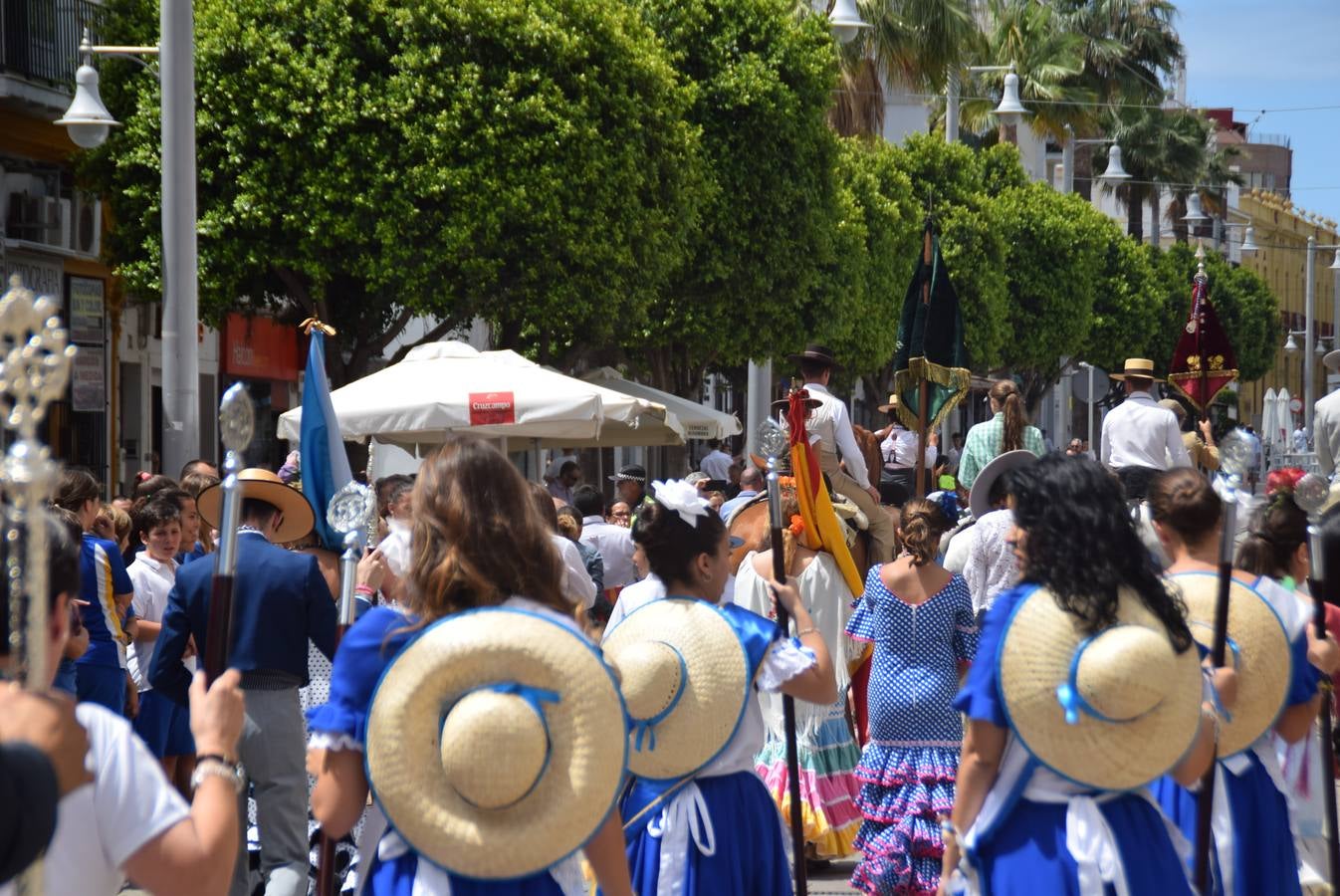 Las hermandades de Chiclana y San Fernando parten hacia El Rocío