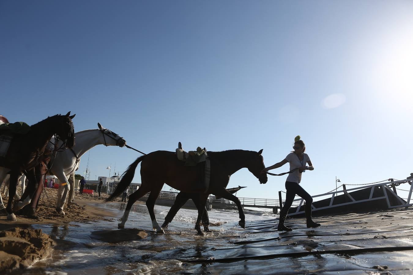 La hermandad del Rocío de Cádiz llega a Bajo de Guía