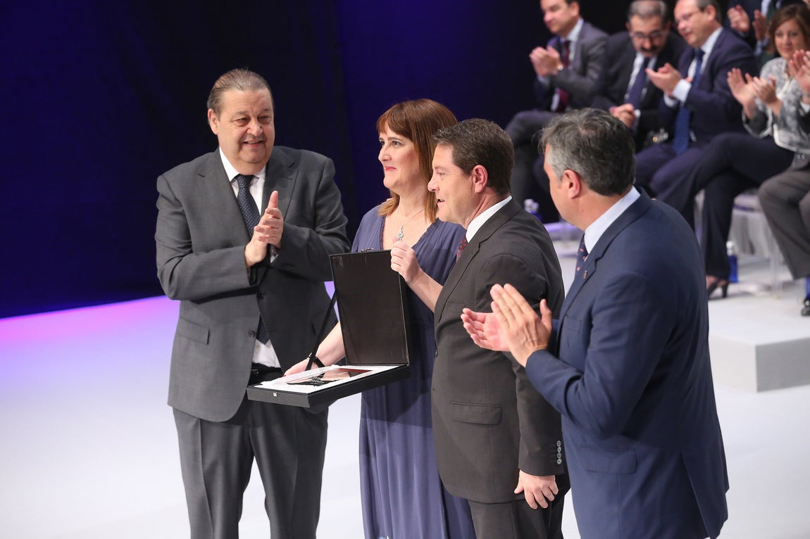 En imágenes: premios y distinciones en el Día de Castilla-La Mancha