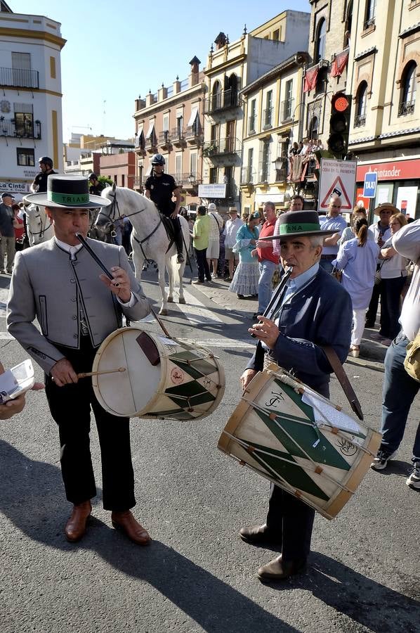 La salida de la Hermandad del Rocío de Triana, en imágenes