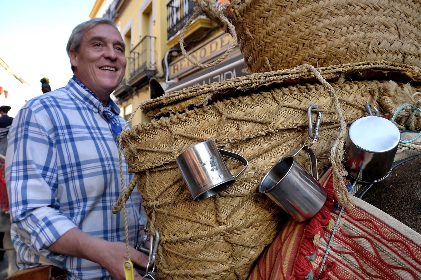 La salida de la Hermandad del Rocío de Triana, en imágenes