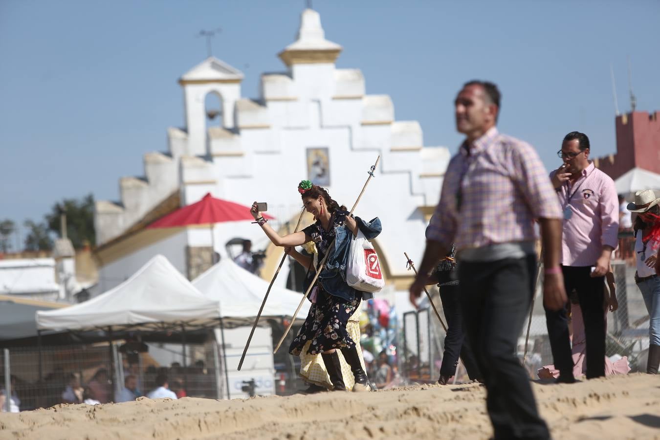 La hermandad de Jerez cruza el Guadalquivir. Rocío 2017