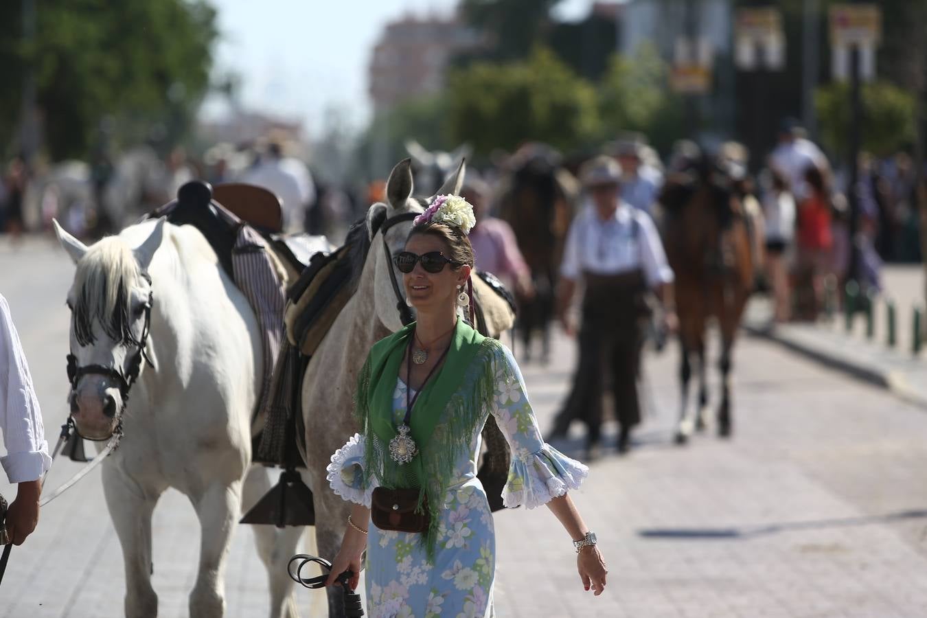 La hermandad de Jerez cruza el Guadalquivir. Rocío 2017