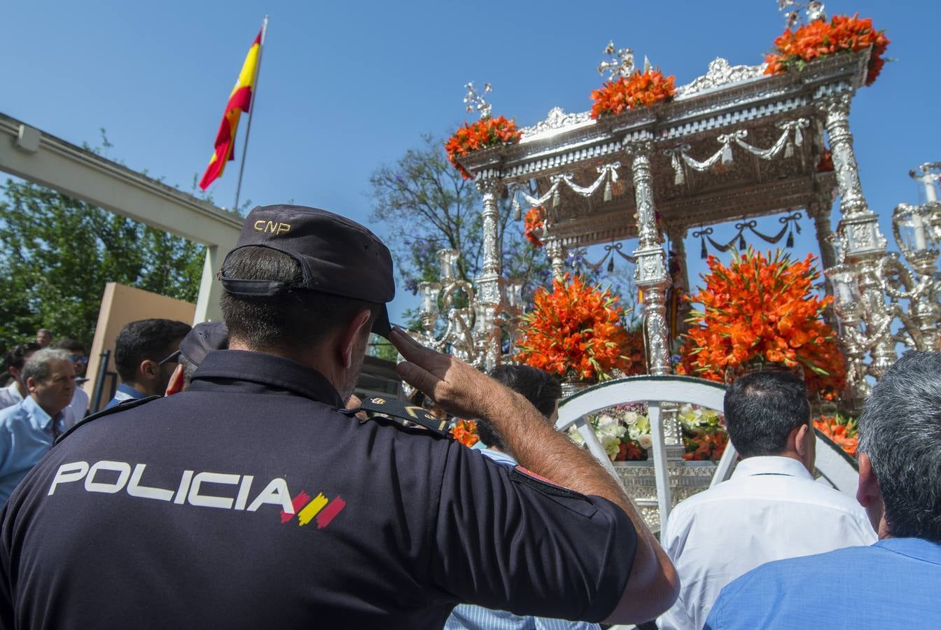 La hermandad del Rocío de Sevilla inicia su peregrinación a la aldea