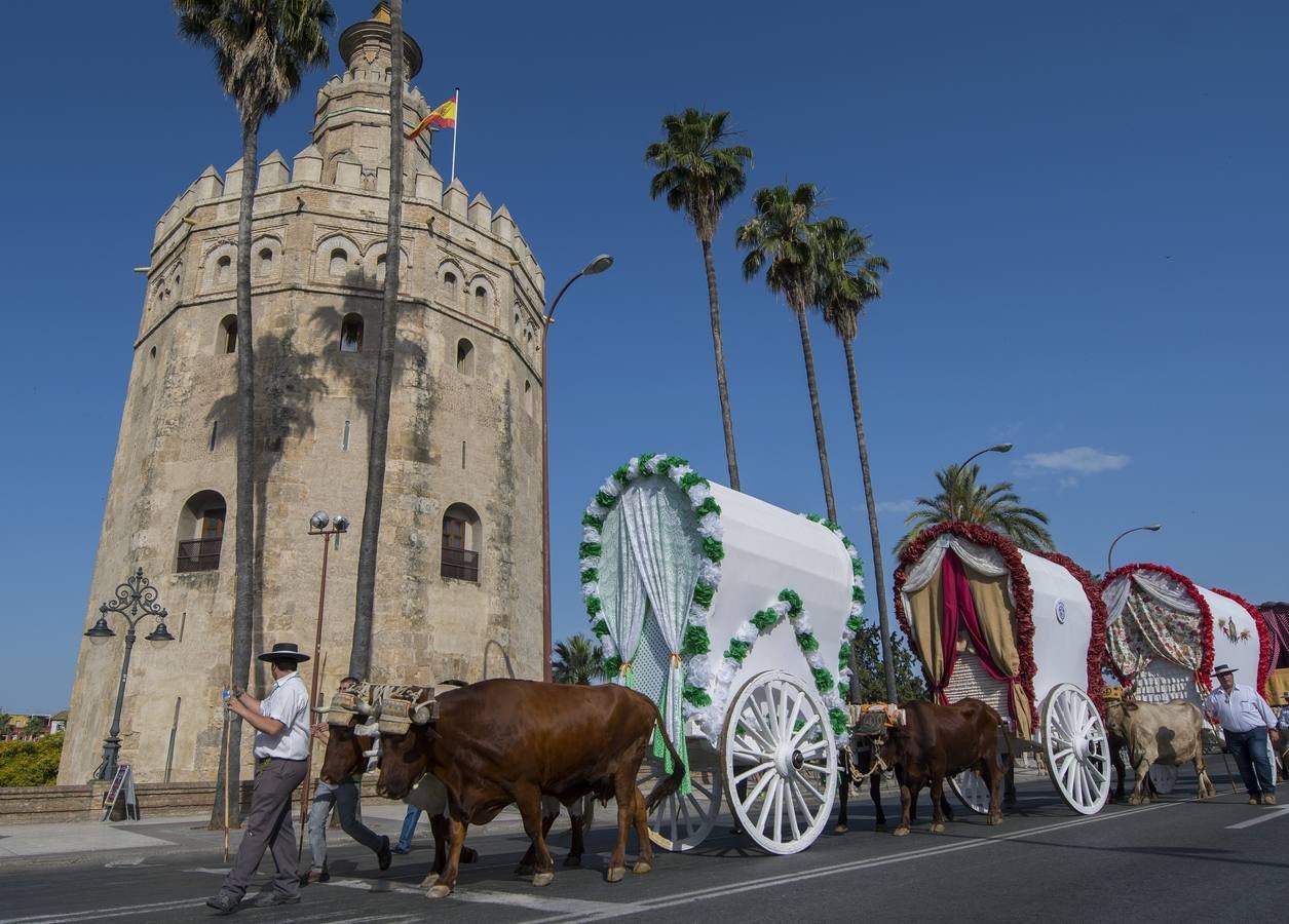 La hermandad del Rocío de Sevilla inicia su peregrinación a la aldea