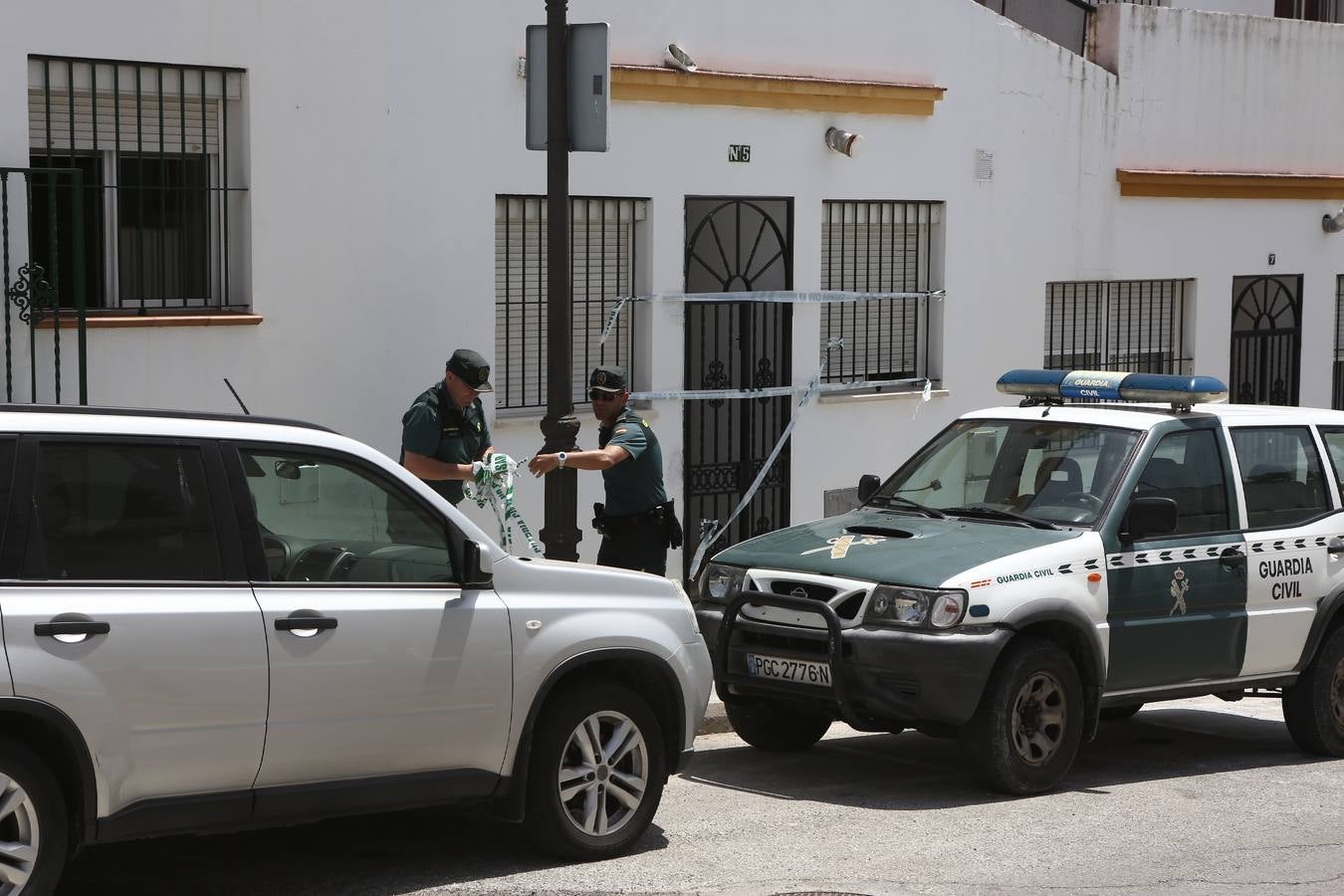 Un hombre mata a su bebé y agrede a su pareja en Arcos