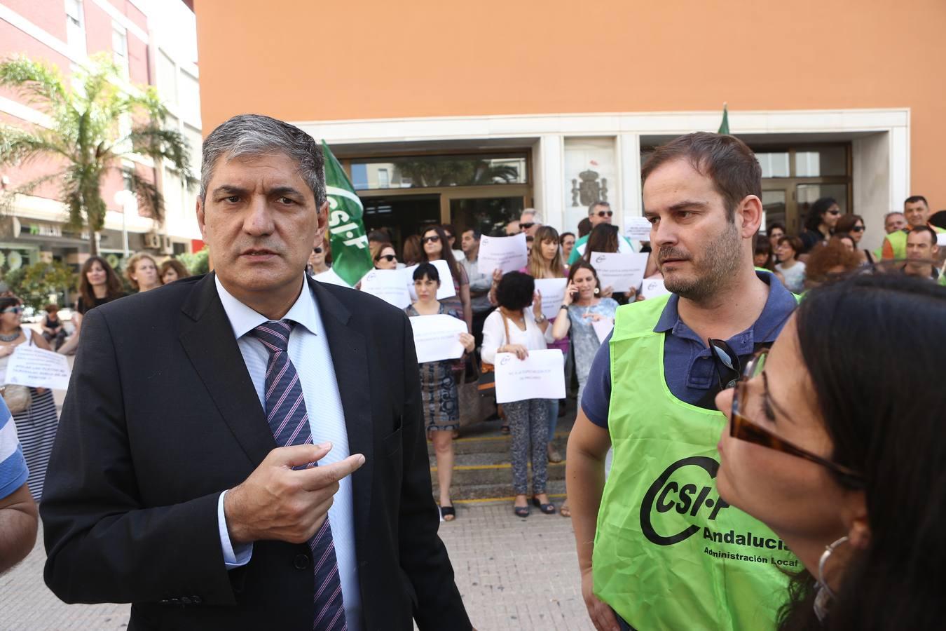 Protestas en los Juzgados de Cádiz por la falta de personal