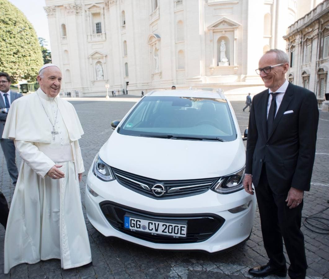 Opel Ampera-e, se incorpora a la flota de la Ciudad del Vaticano
