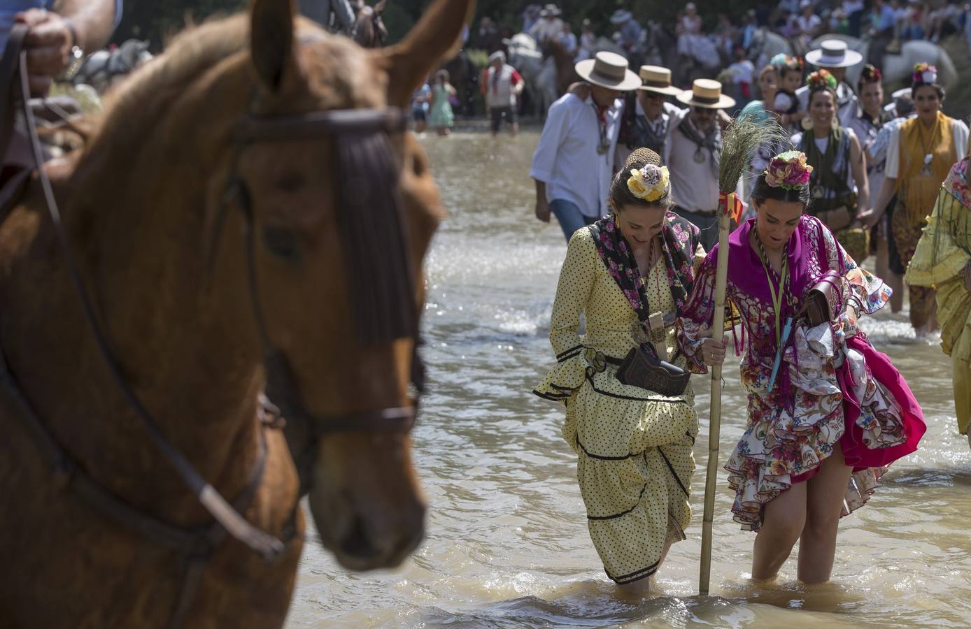 Los romeros empiezan a llegar a la aldea