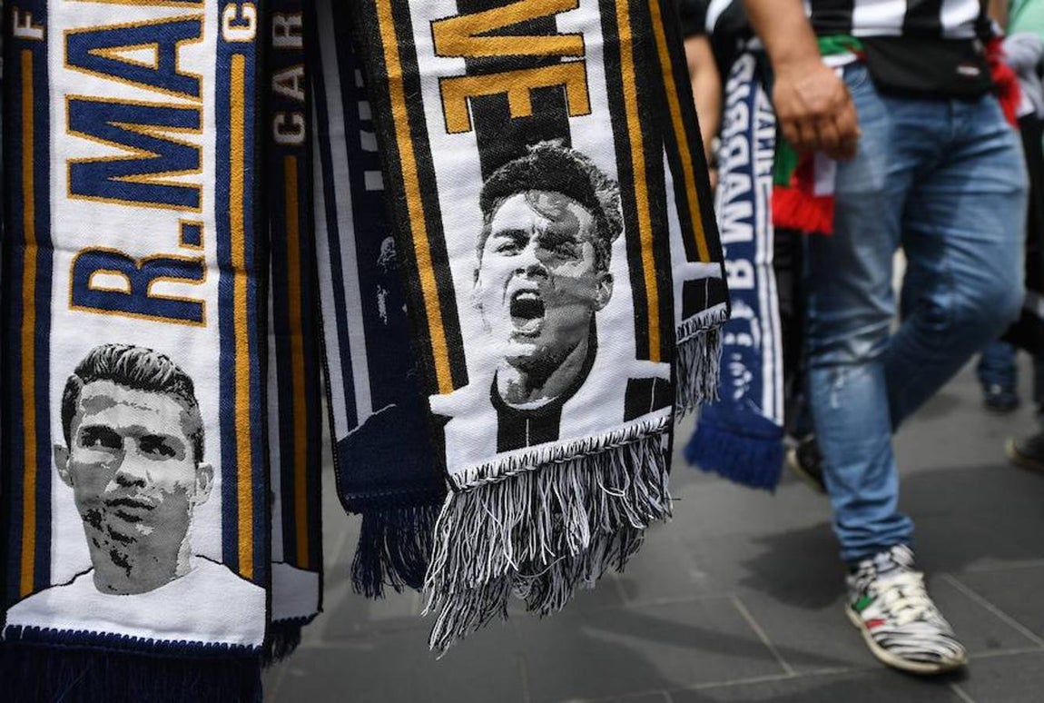 Las aficiones «marcan» el primer gol en Cardiff