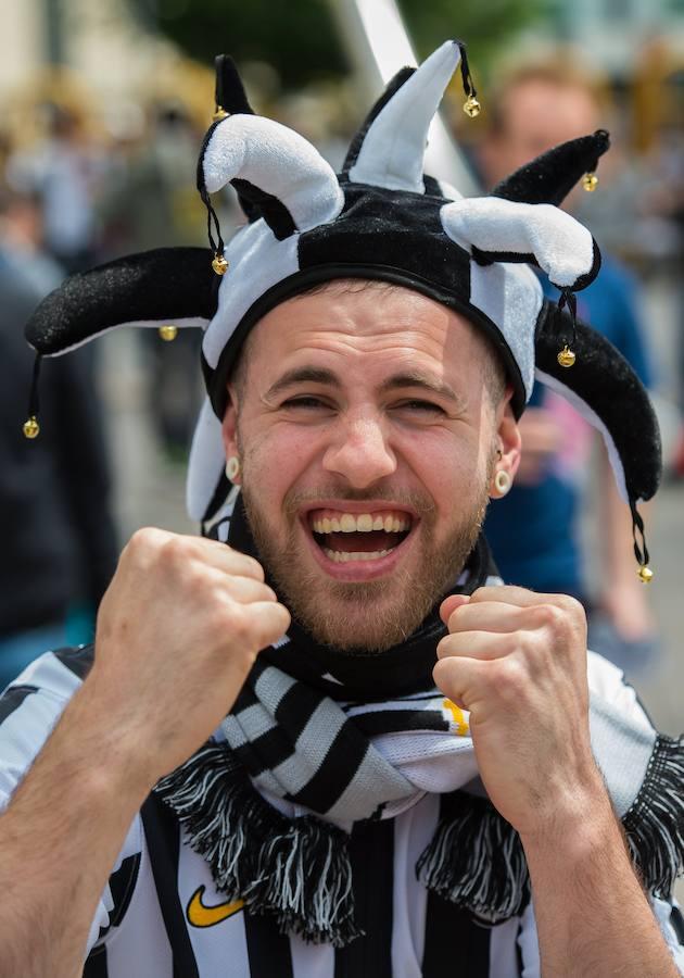 Las aficiones «marcan» el primer gol en Cardiff