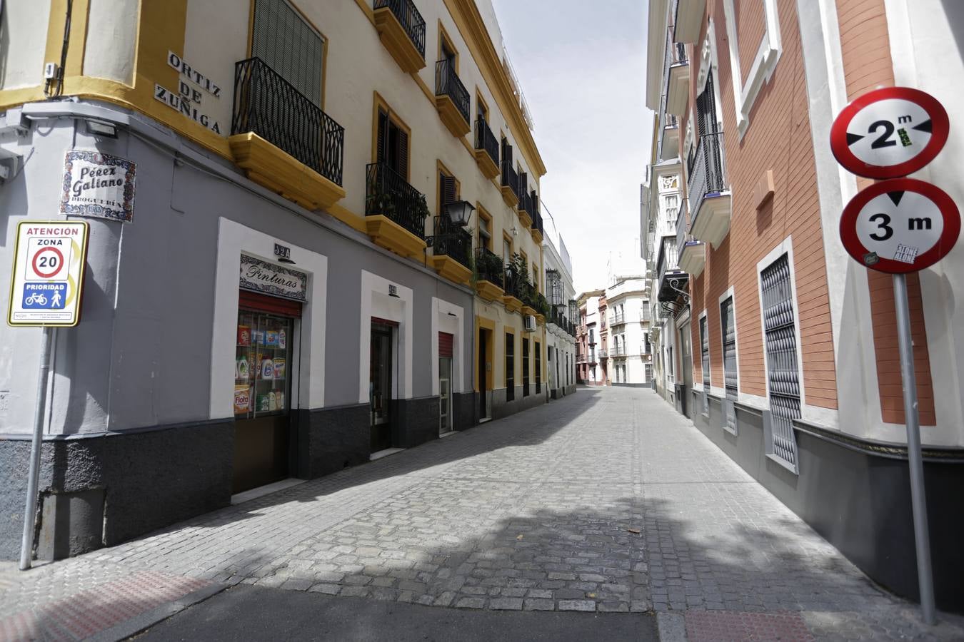 Sevilla, la ciudad de los bolardos mutantes