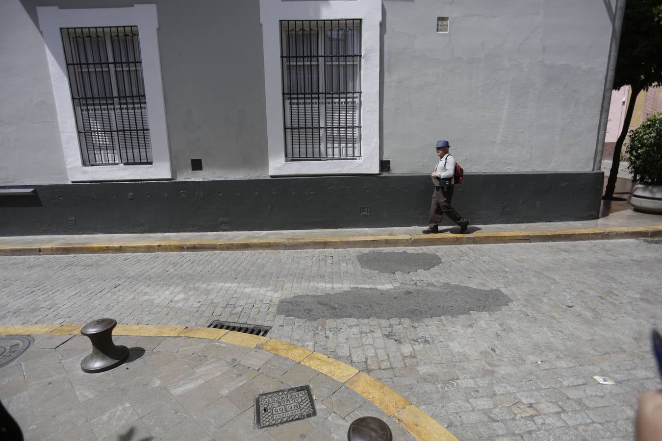 Sevilla, la ciudad de los bolardos mutantes